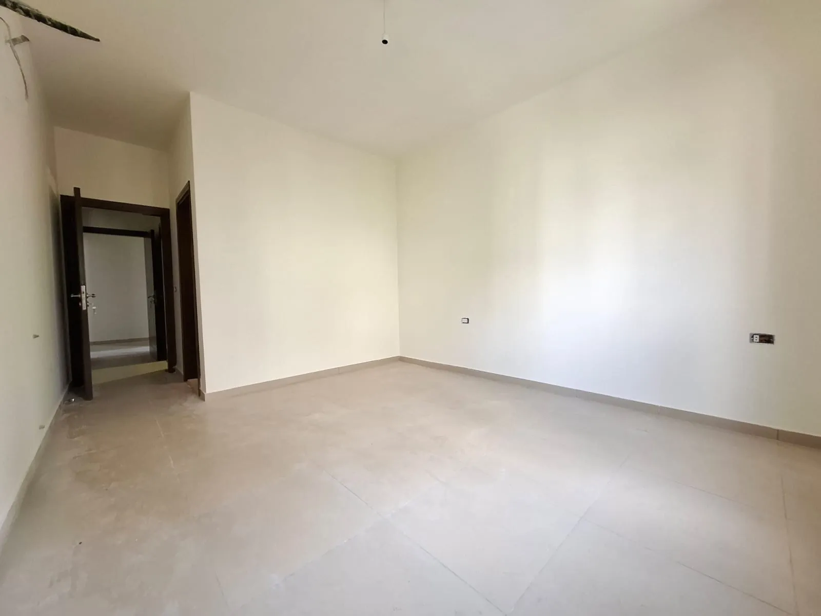 Luxurious & Spacious 3-bedroom Apartment For Rent in Jeita — الصورة 8