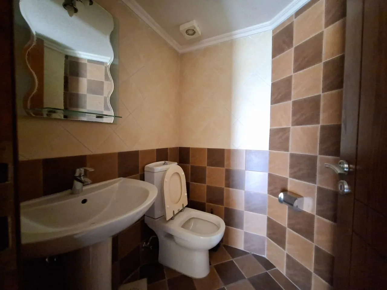 Spacious Duplex with Mountain & Sea view For Sale in Jeita — الصورة 6