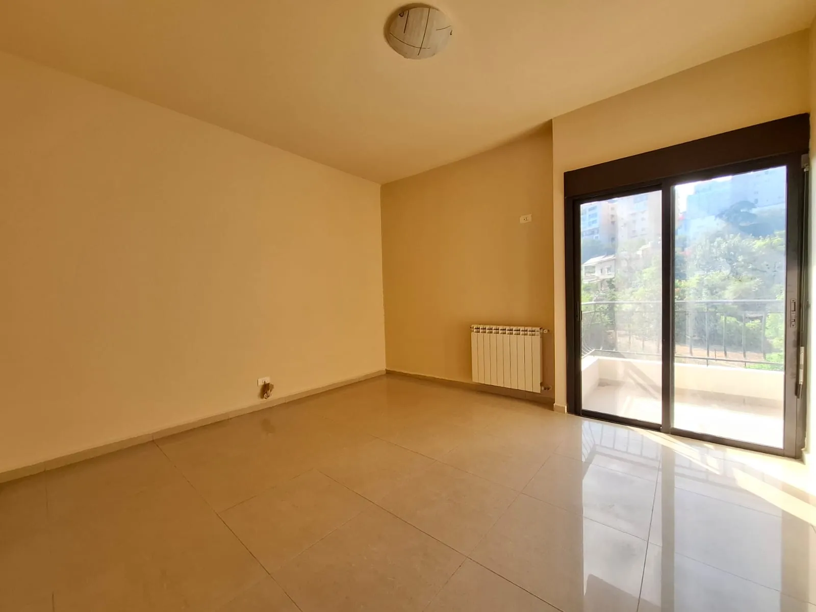 Spacious Duplex with Mountain & Sea view For Sale in Jeita — الصورة 8