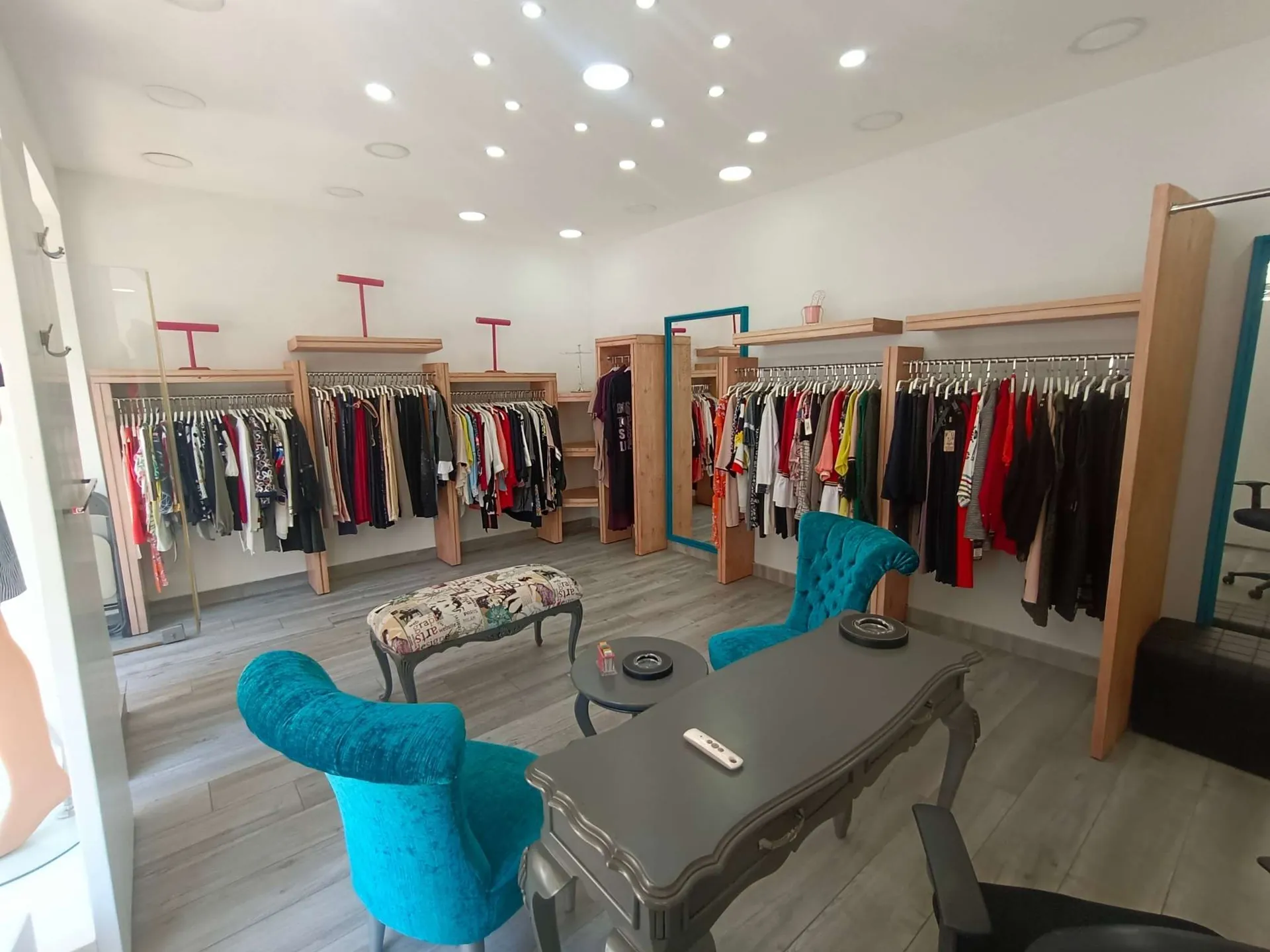 23 SQM Ready to Move-In Shop For Rent in Achrafieh, Sioufi — الصورة 2