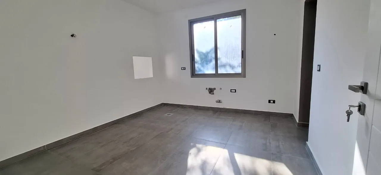 3-Bedroom Apartment with Small Garden & Large Balcony For Sale in Jeita — الصورة 7