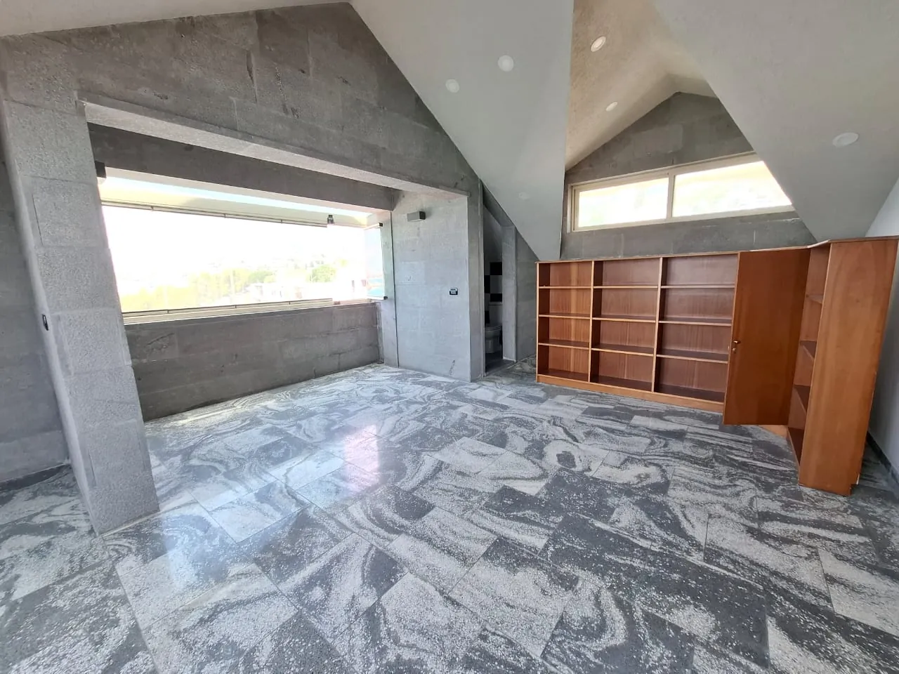 Exclusive! Beach Hotel For Sale in Halat — الصورة 10