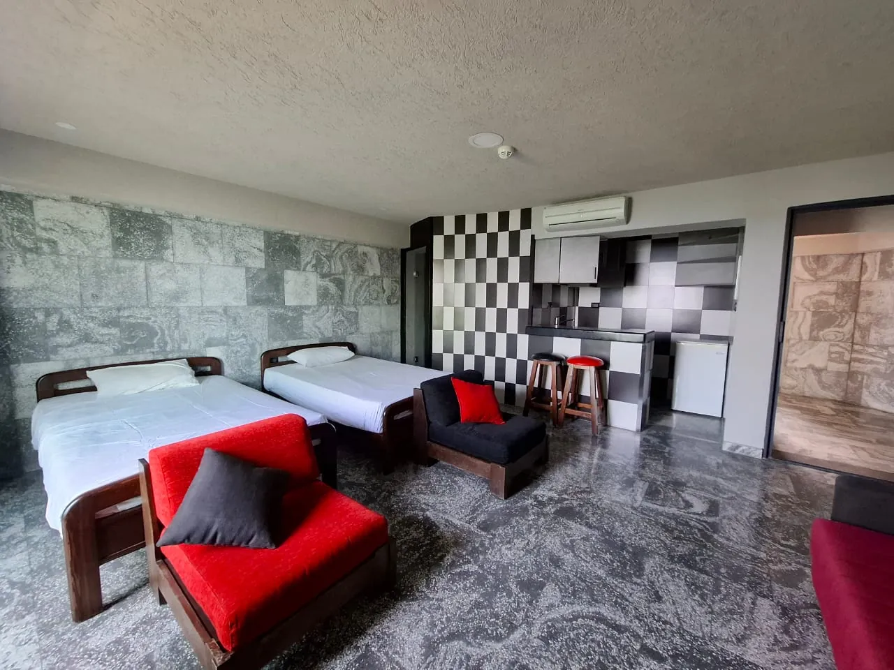 Exclusive! Beach Hotel For Sale in Halat — الصورة 5