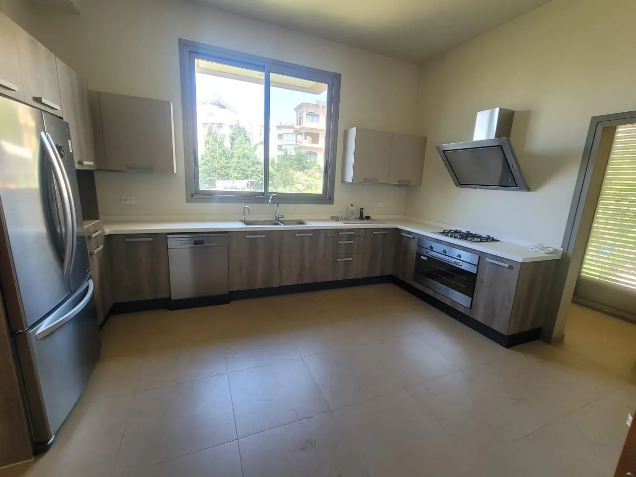 Furnished Apartment For Rent in A High-End Building in Horsh Tabet — الصورة 9