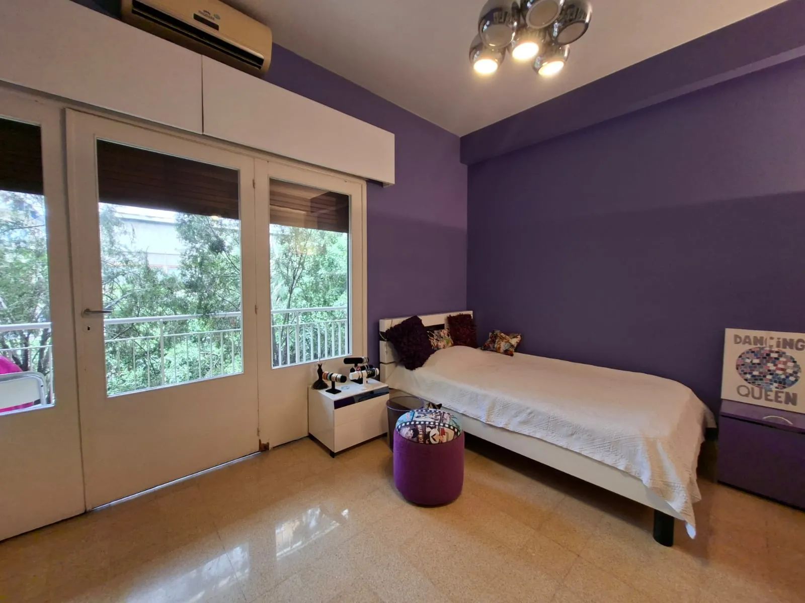Charming 3-Bedroom Apartment For Rent in Hamra, Close to AUH — الصورة 9