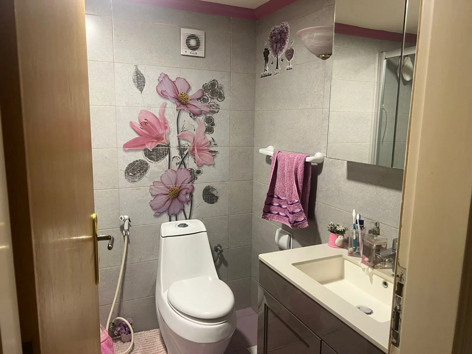Exclusive! Decorated Apartment For Sale in Bir Hassan, Jnah — الصورة 10