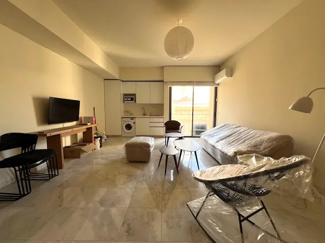 Furnished One Bedroom Apartment For Rent in Saifi — الصورة 2