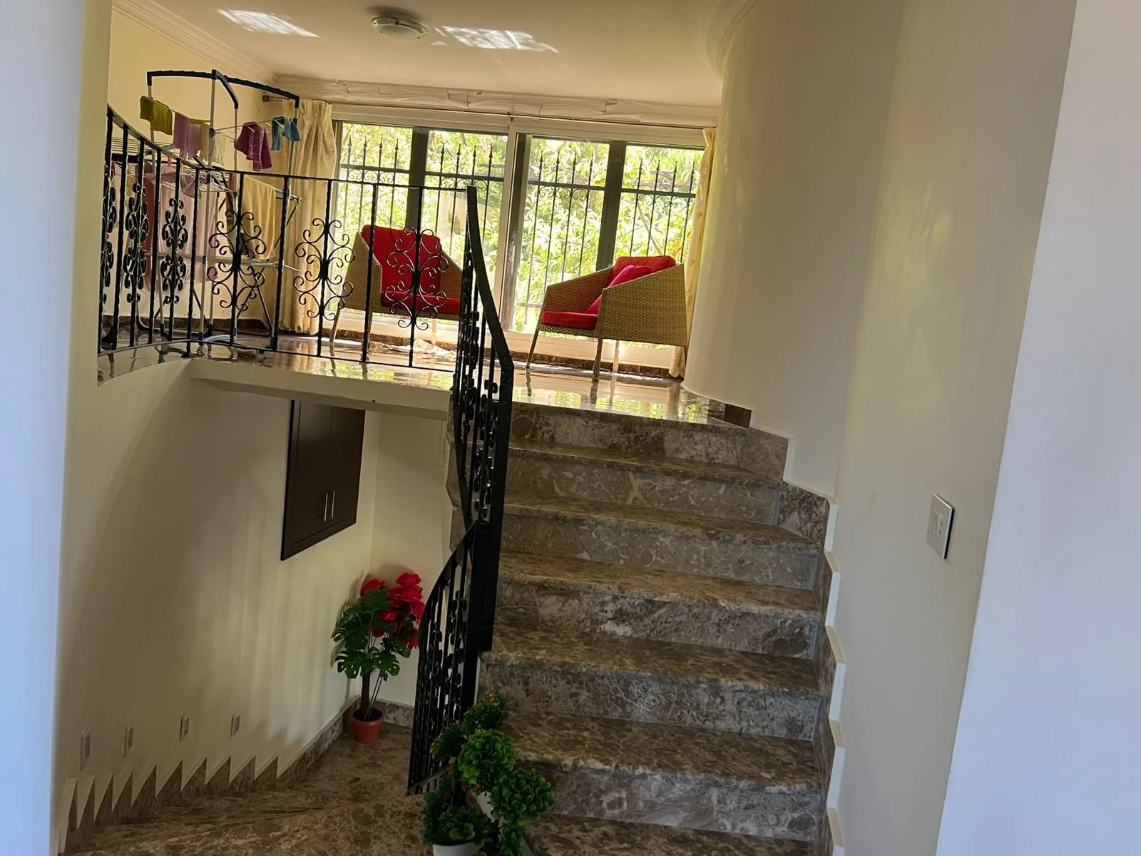Duplex Villa With Garden For Sale in Rwayset Sawfar, Aley — الصورة 5
