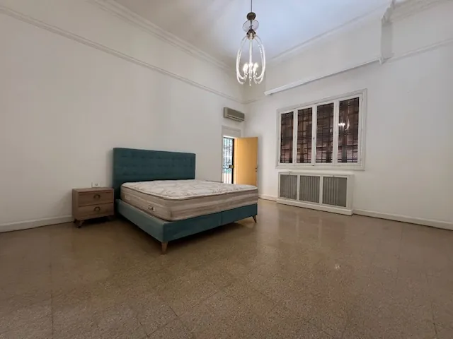 Unique 3-Bedroom Apartment with Terraces For Rent in Achrafieh, Monot — الصورة 8
