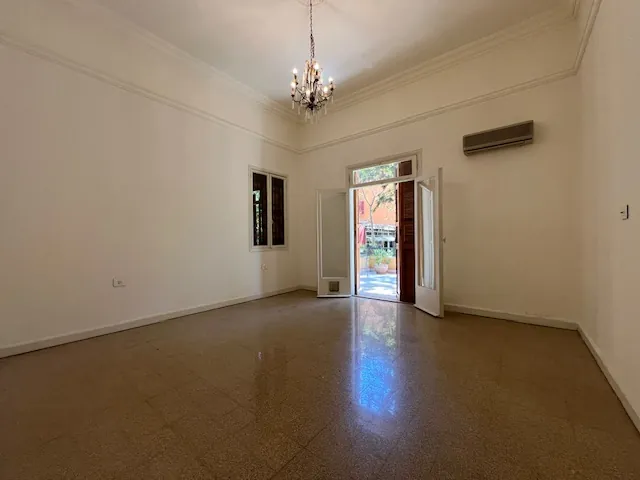 Unique 3-Bedroom Apartment with Terraces For Rent in Achrafieh, Monot — الصورة 9