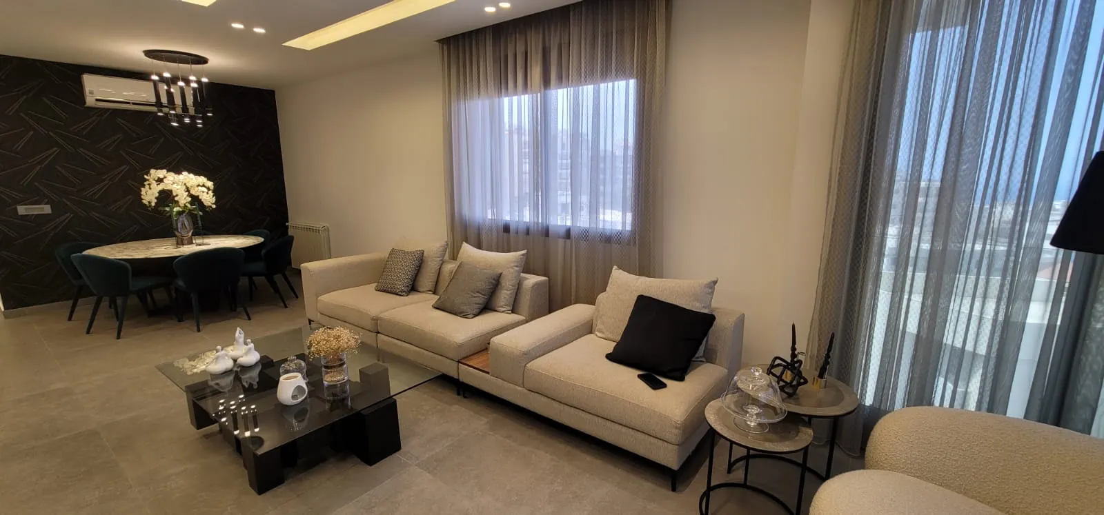 High-End Decorated & Furnished Apartment For Sale in Zouk Mosbeh — الصورة 3