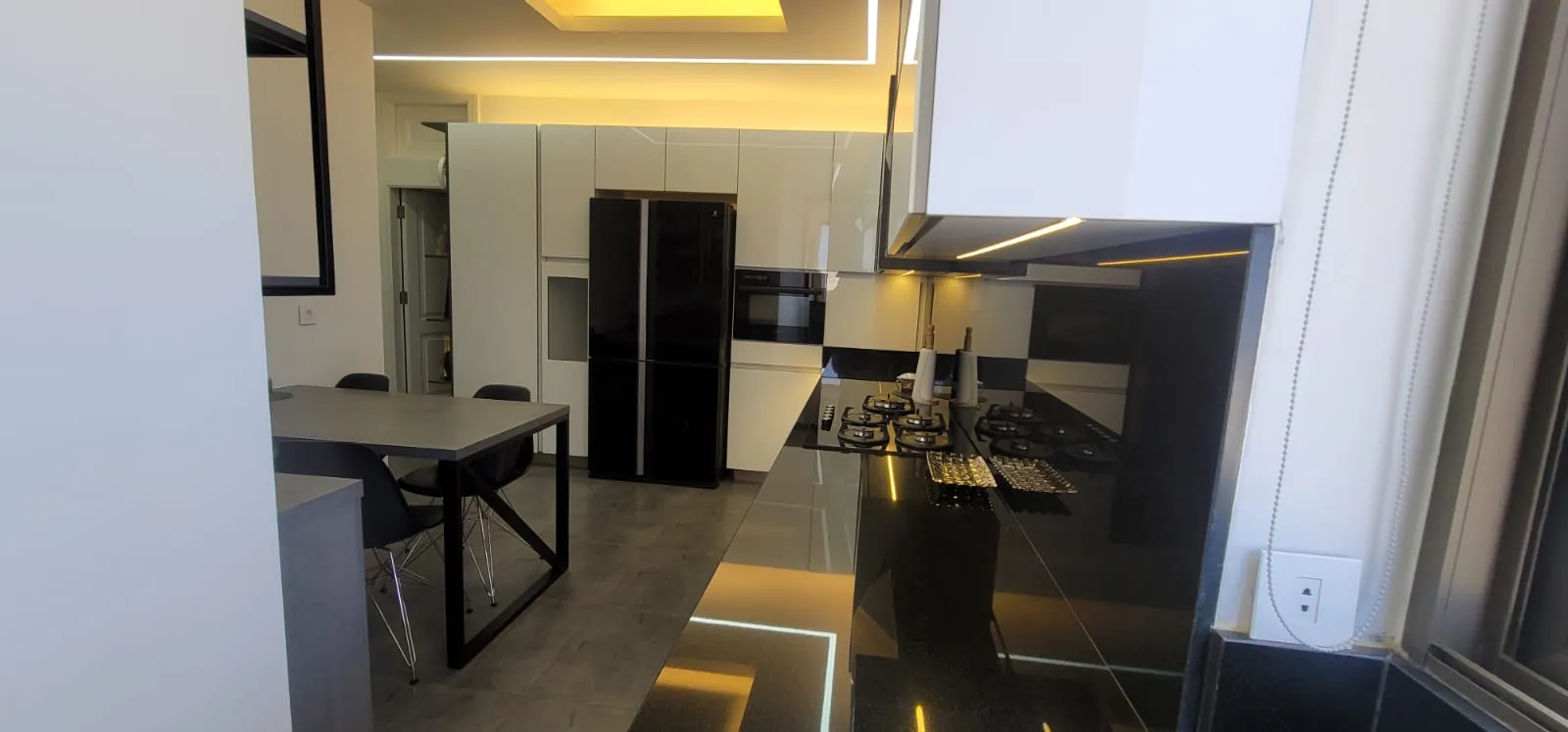High-End Decorated & Furnished Apartment For Sale in Zouk Mosbeh — الصورة 7