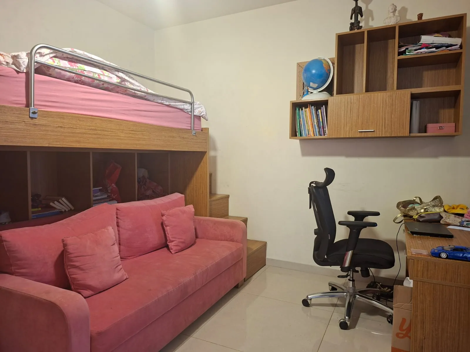 Modern & Furnished 3-Bedroom Apartment For Rent in Sanayeh, Ras Beirut — الصورة 10