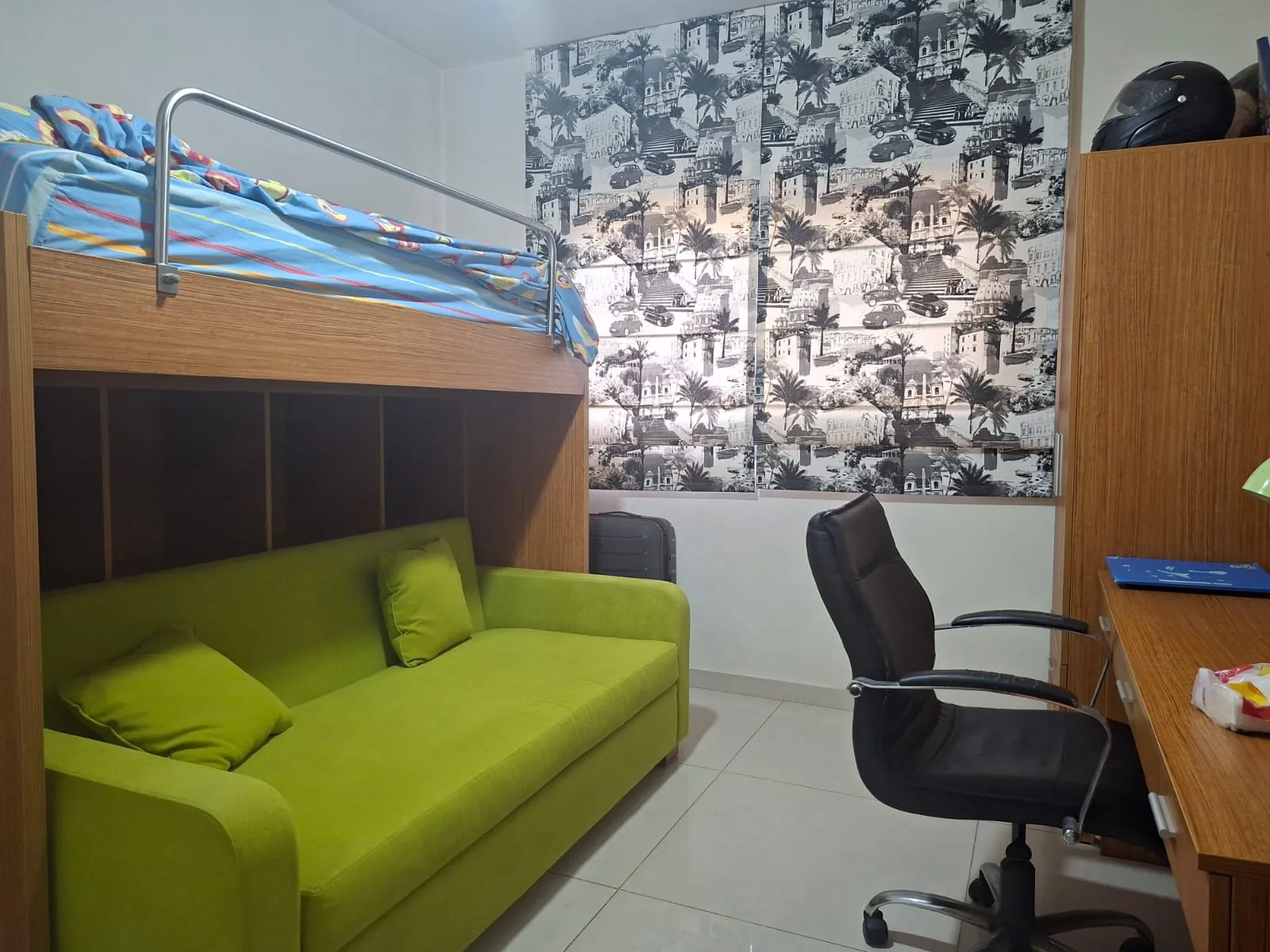 Modern & Furnished 3-Bedroom Apartment For Rent in Sanayeh, Ras Beirut — الصورة 7