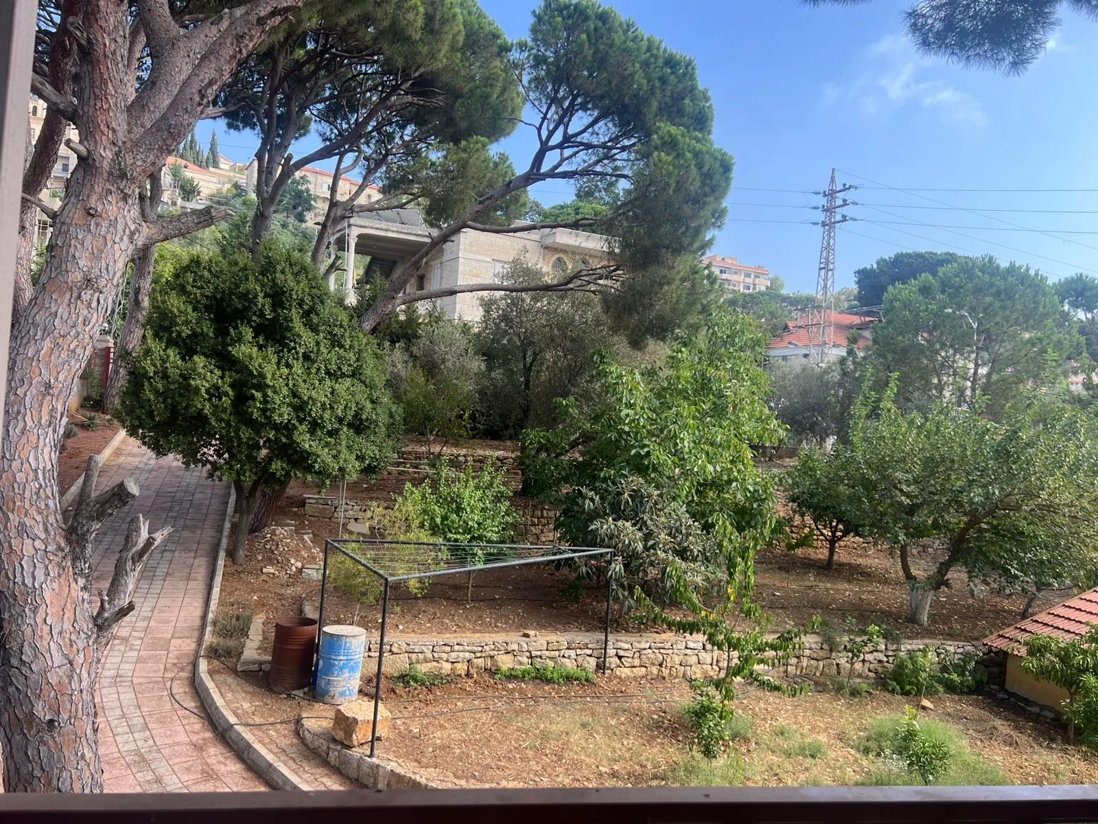 Exclusive! Spacious Villa For Sale in Souq El Gharb, Aley — الصورة 2