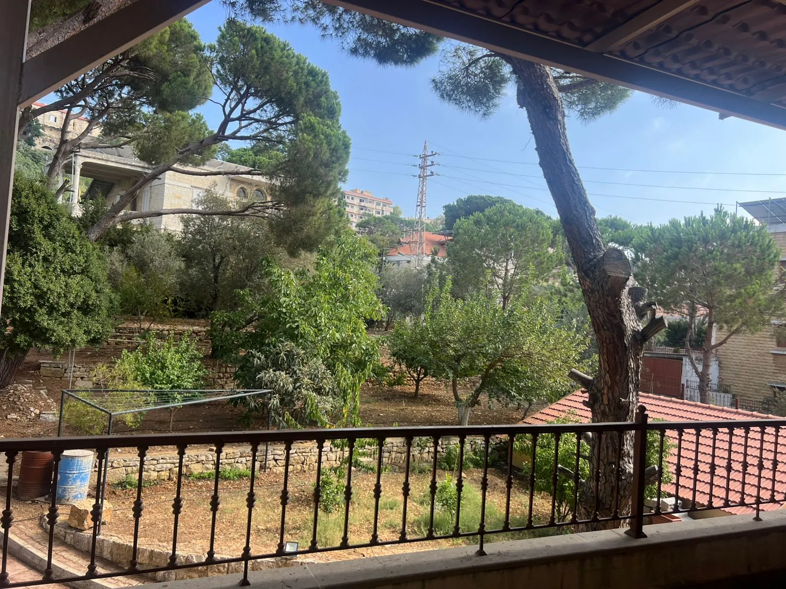 Exclusive! Spacious Villa For Sale in Souq El Gharb, Aley — الصورة 3