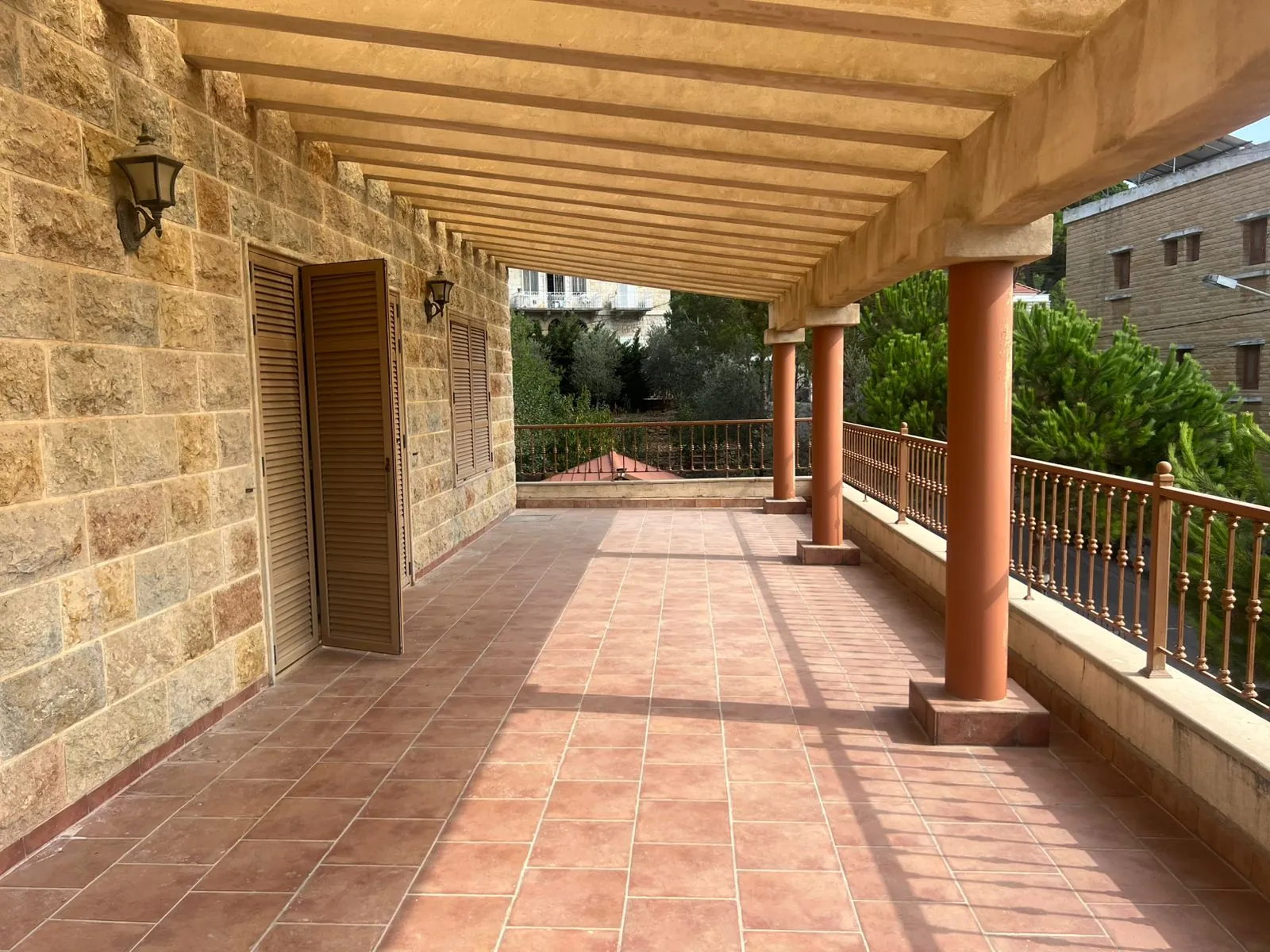 Exclusive! Spacious Villa For Sale in Souq El Gharb, Aley — الصورة 4