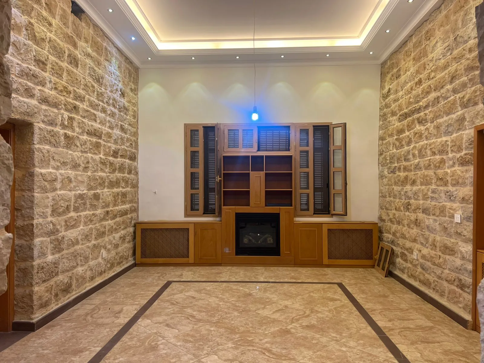 Exclusive! Spacious Villa For Sale in Souq El Gharb, Aley — الصورة 5