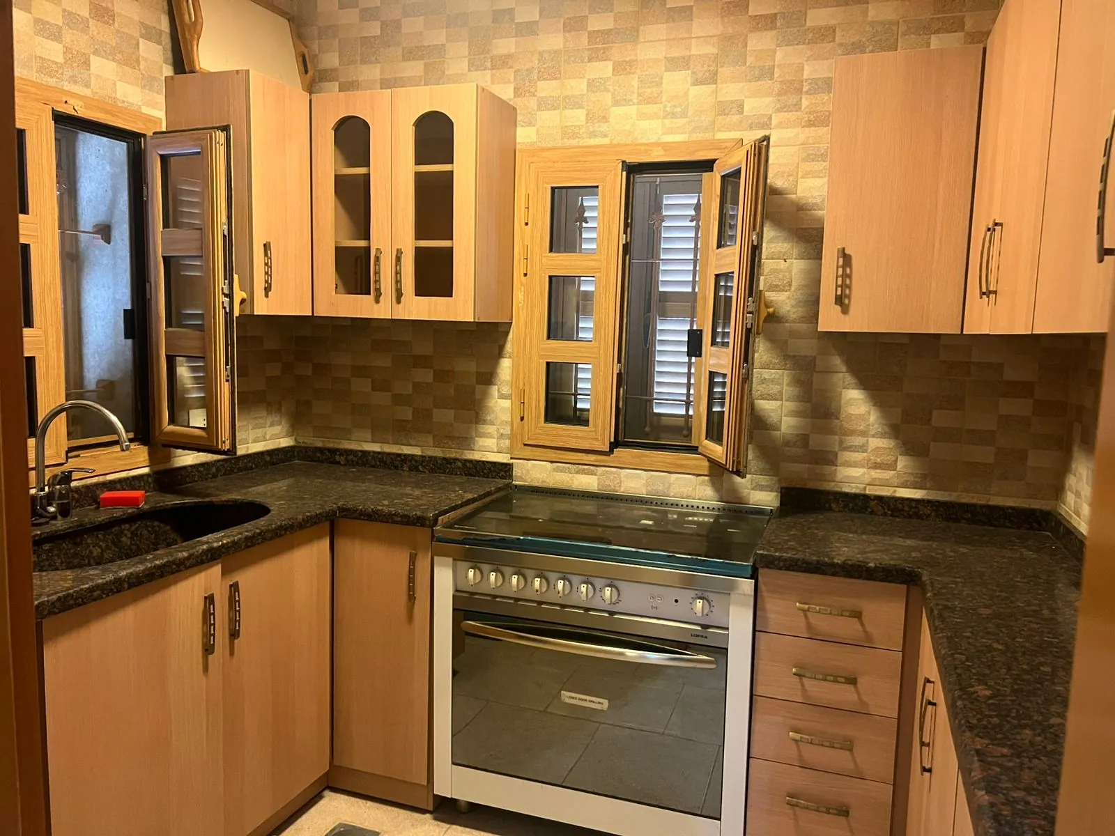 Exclusive! Spacious Villa For Sale in Souq El Gharb, Aley — الصورة 7