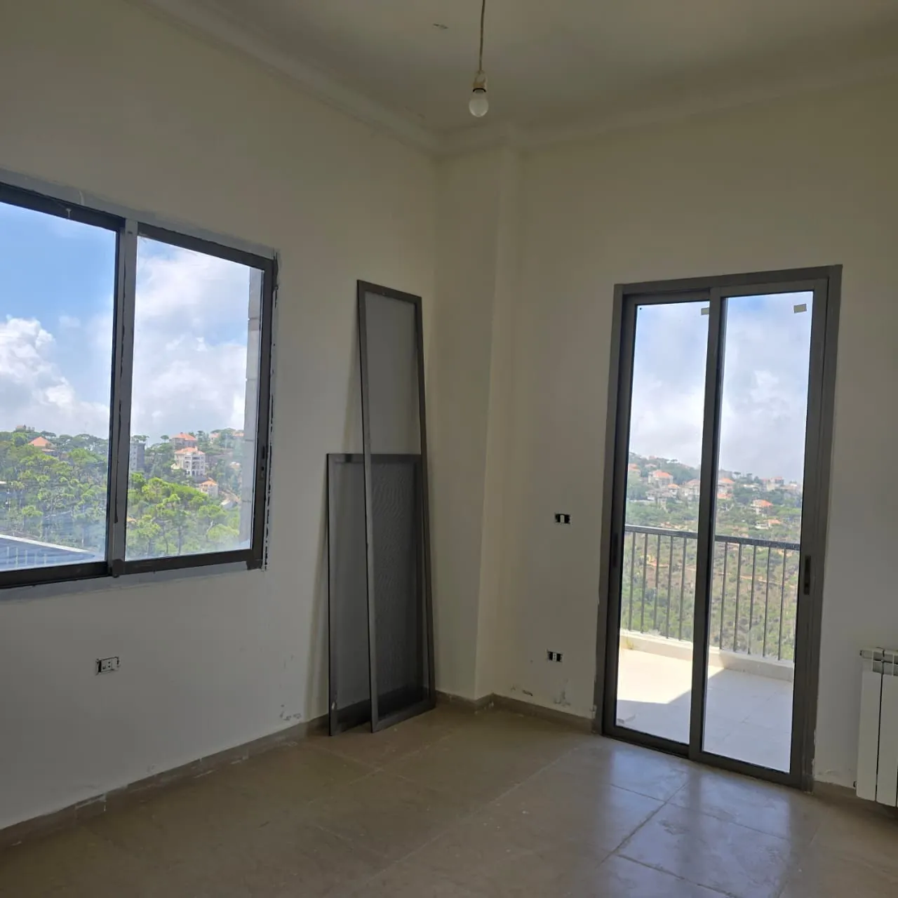 Decorated Apartment With Open View For Sale in Dhour Choueir — الصورة 10