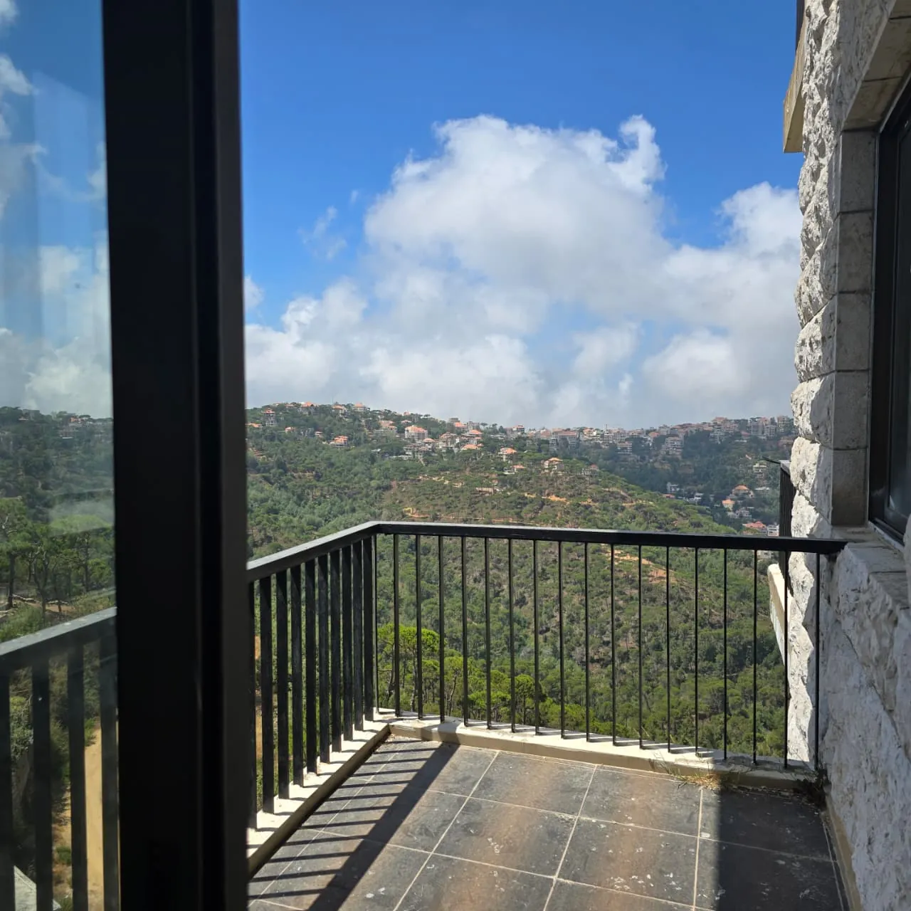 Decorated Apartment With Open View For Sale in Dhour Choueir — الصورة 3