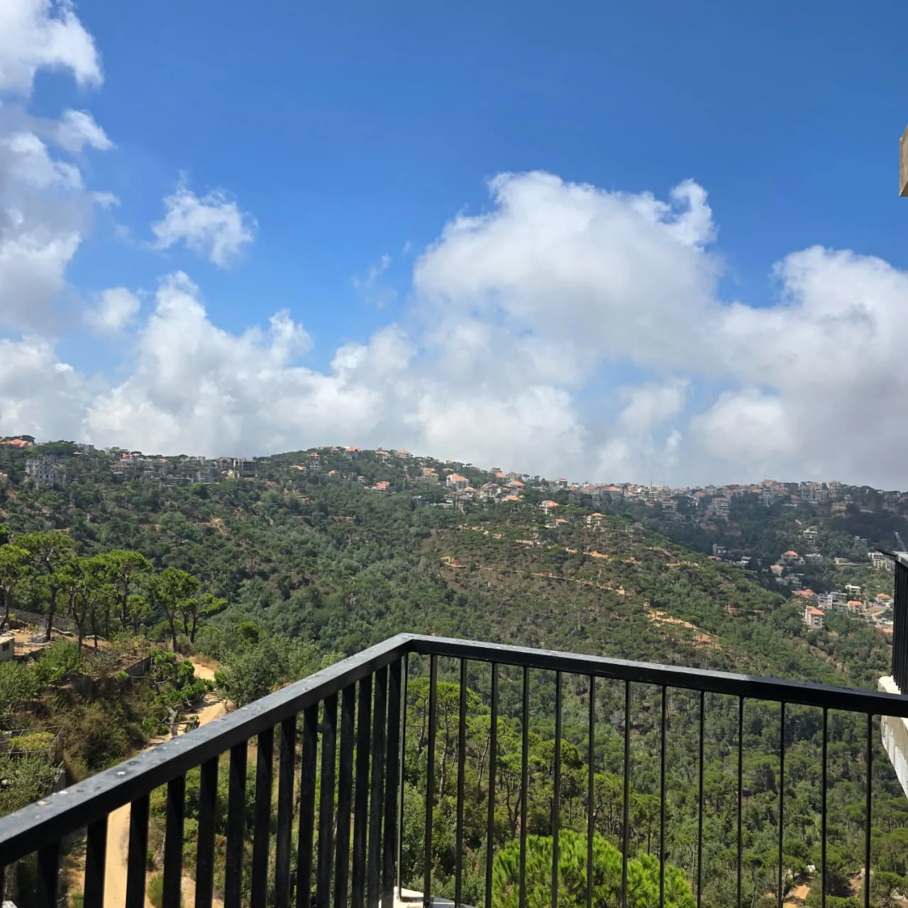 Decorated Apartment With Open View For Sale in Dhour Choueir — الصورة 4