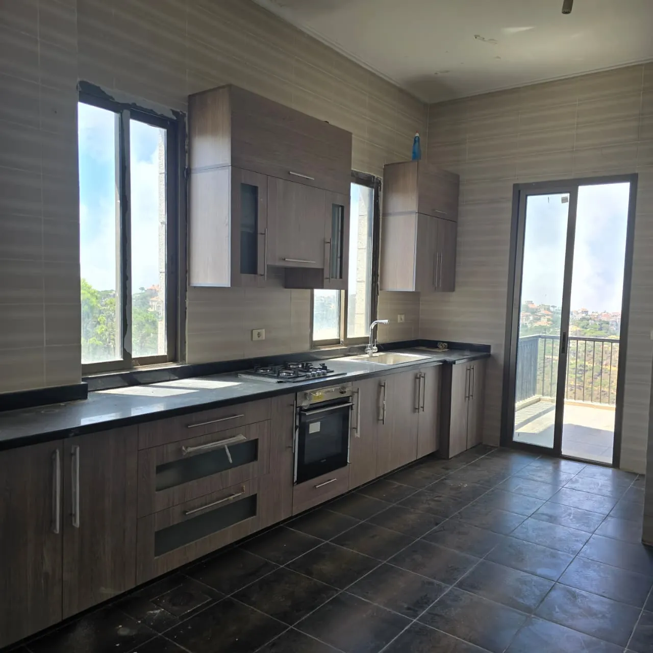 Decorated Apartment With Open View For Sale in Dhour Choueir — الصورة 5