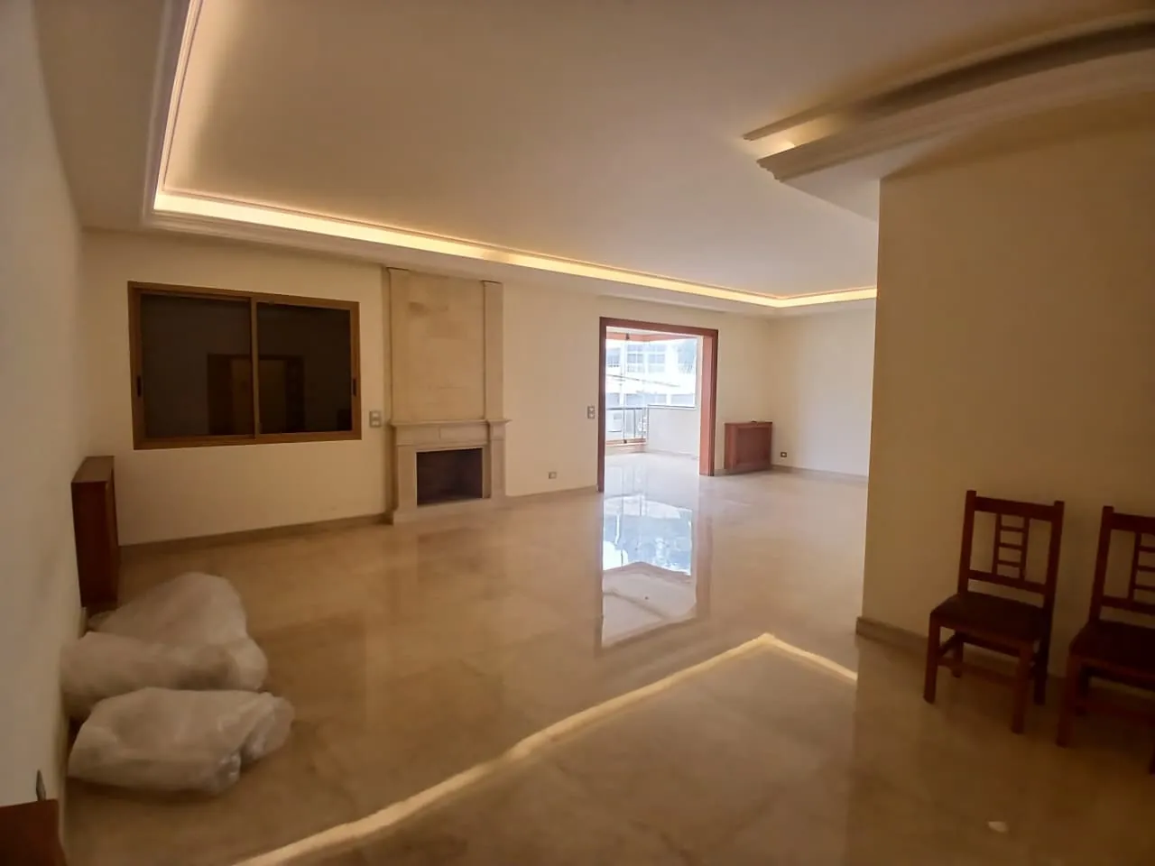Decorated Apartment With Terrace For Sale in Baabda — الصورة 4