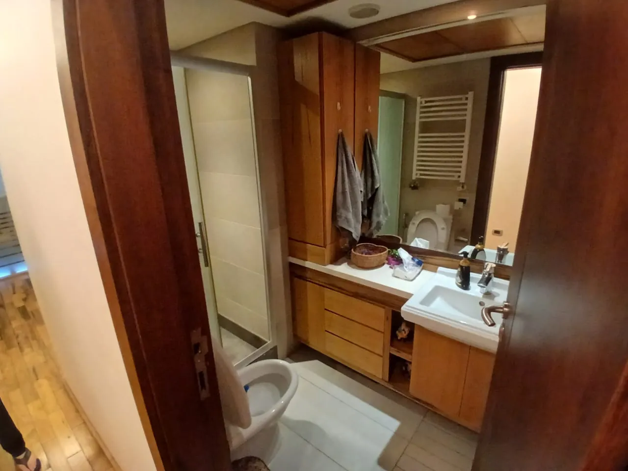 Spacious Decorated Apartment For Sale in Baabda — الصورة 10