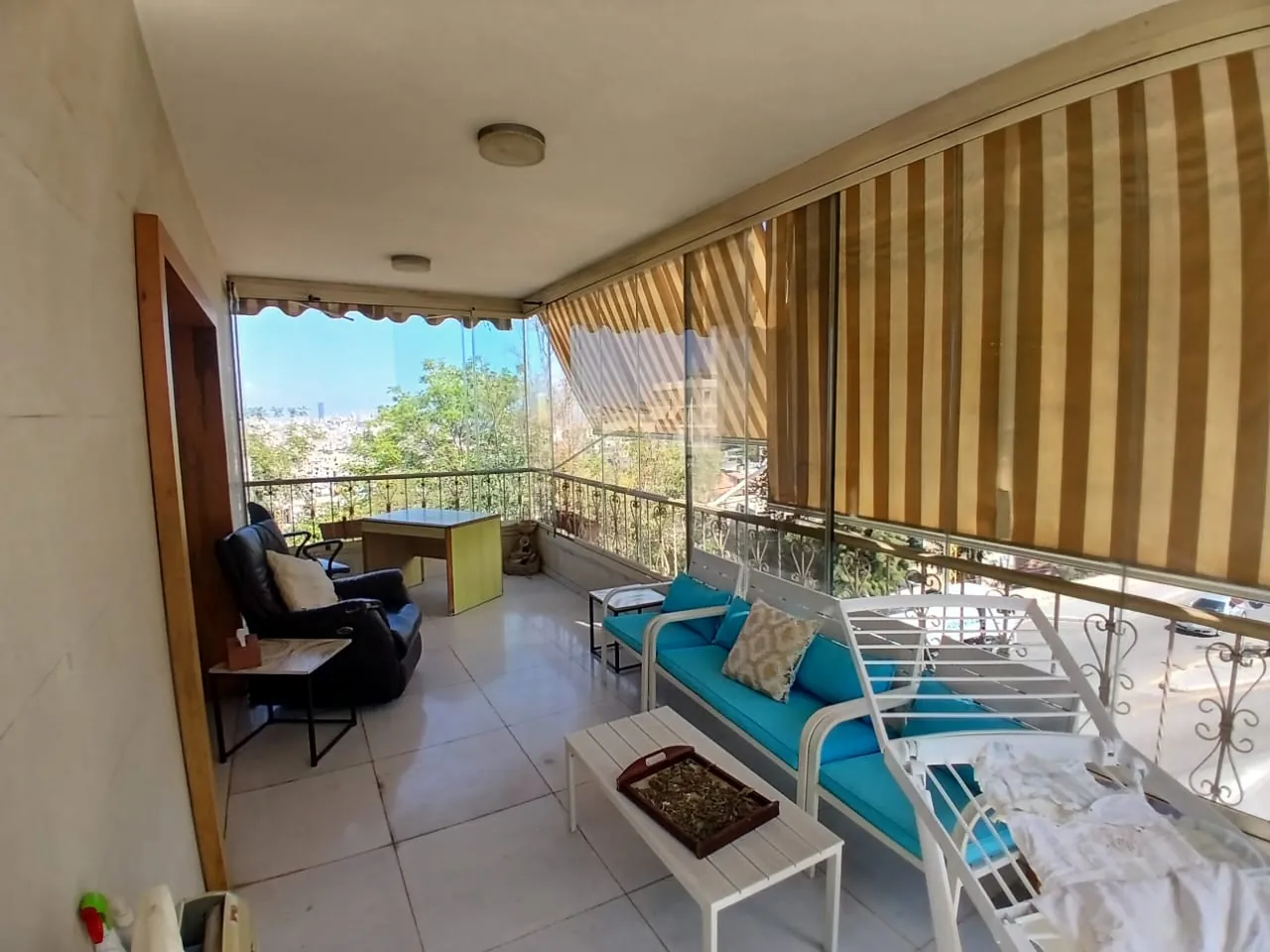 Spacious Decorated Apartment For Sale in Baabda — الصورة 5