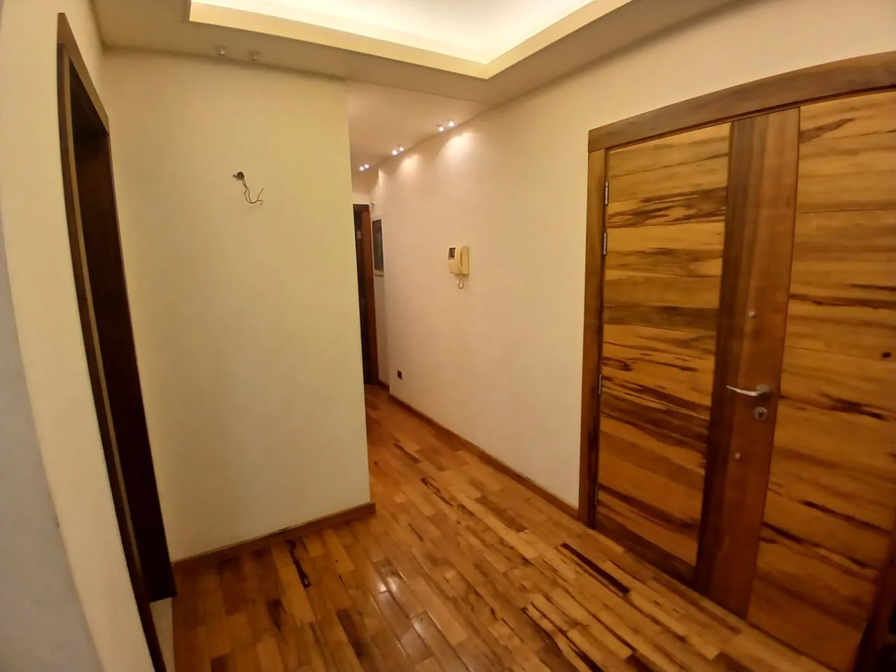 Spacious Decorated Apartment For Sale in Baabda — الصورة 6