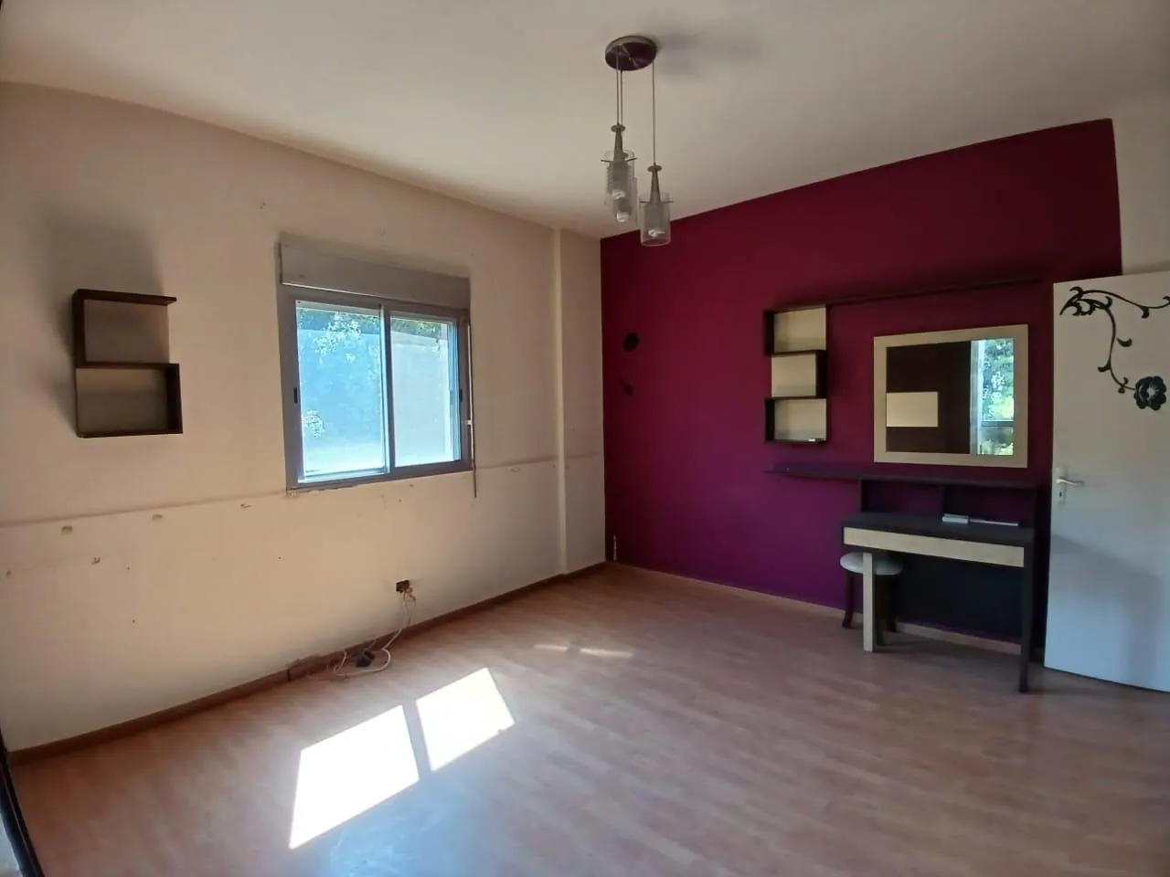 Spacious Apartment For Sale in Aoukar — الصورة 7