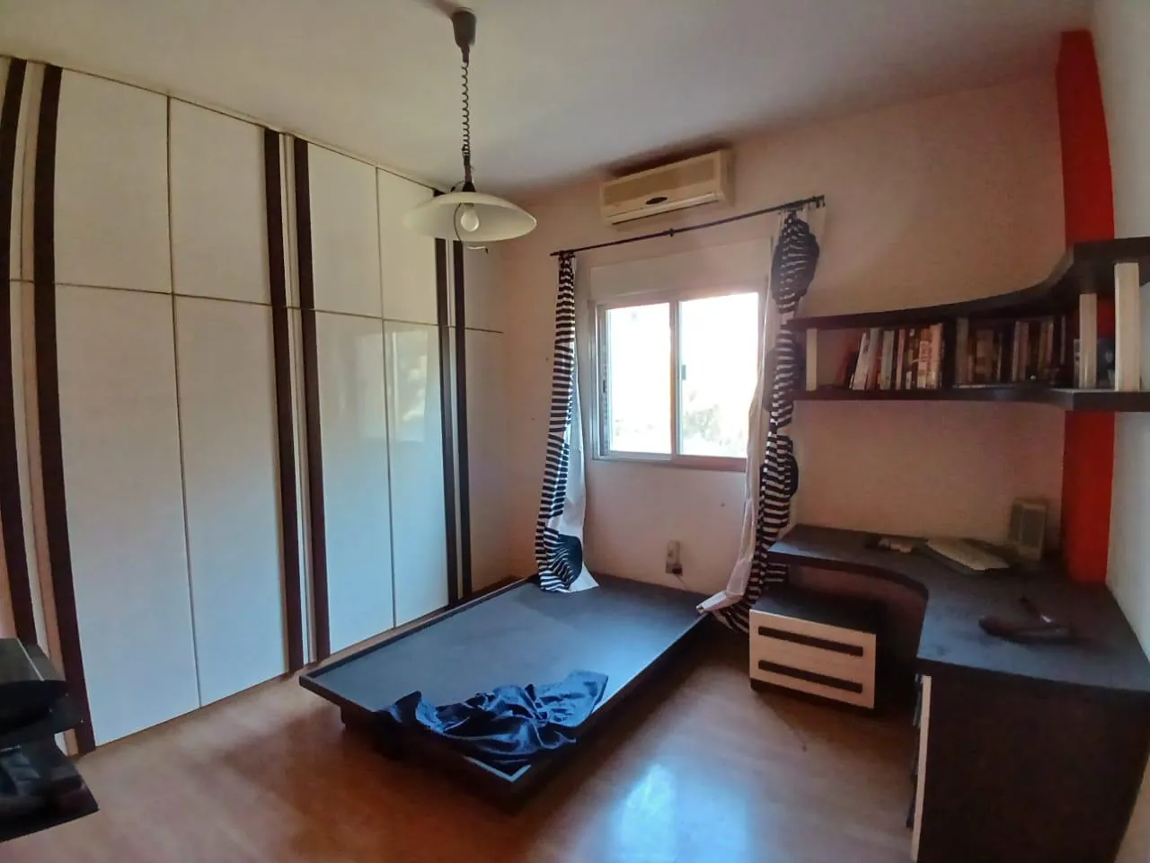 Spacious Apartment For Sale in Aoukar — الصورة 8