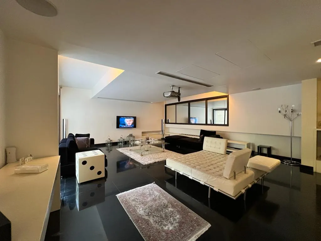 Luxurious Duplex Apartment With Terrace For Sale in Saifi — الصورة 2