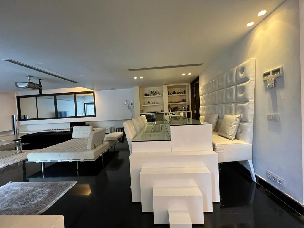 Luxurious Duplex Apartment With Terrace For Sale in Saifi — الصورة 7