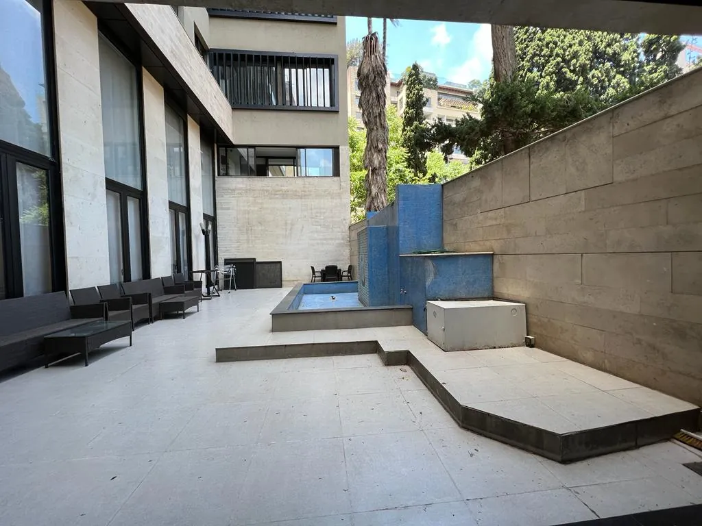 Luxurious Duplex Apartment With Terrace For Sale in Saifi — الصورة 8