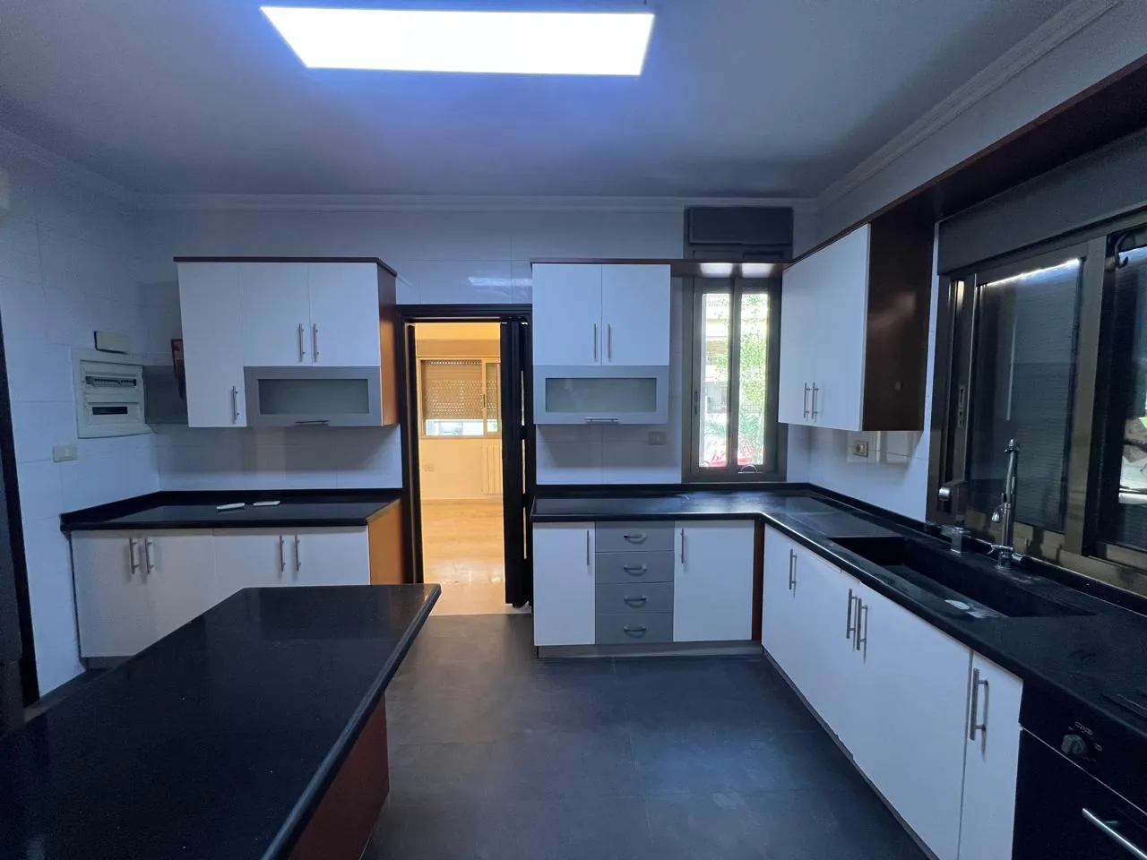 Decorated Apartment For Sale in City Rama Dekweneh — photo 4