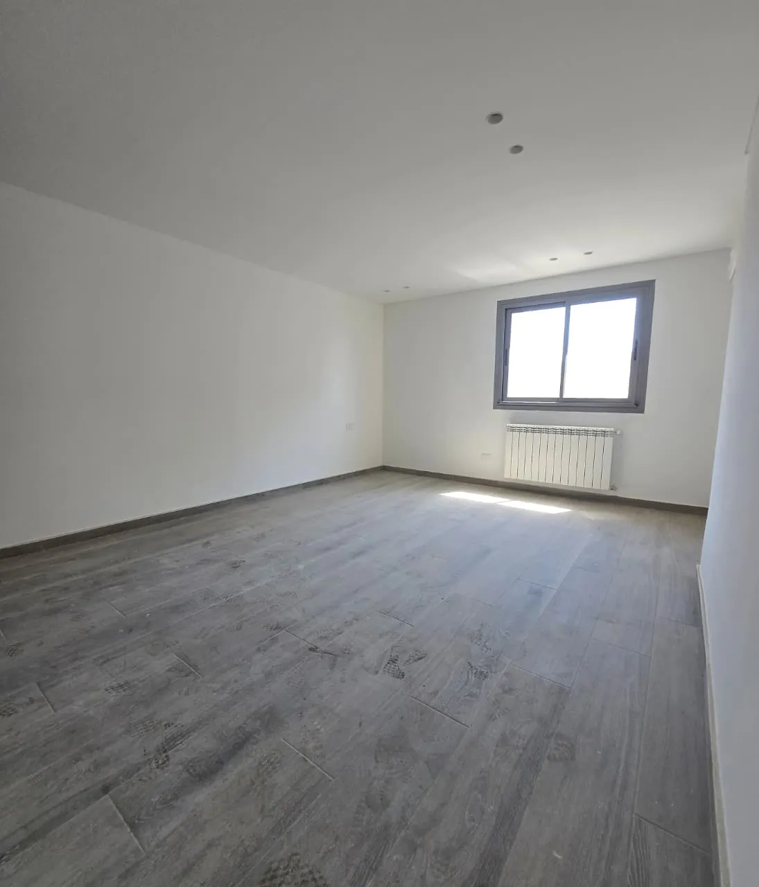 Modern & Brand New Duplex For Sale in Badaro — الصورة 7