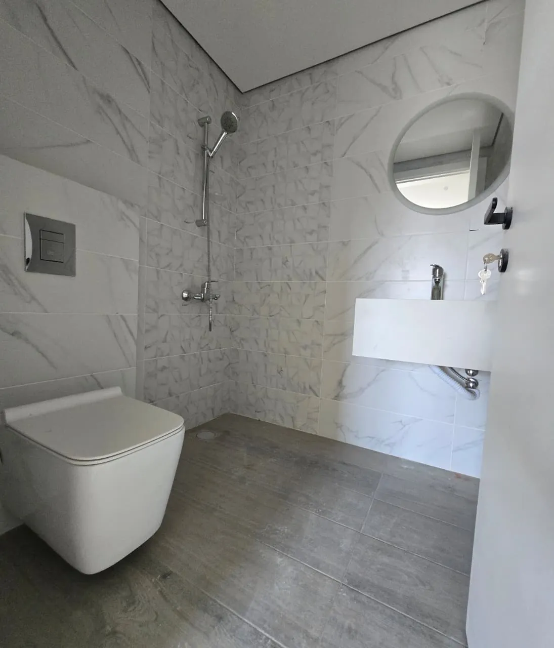 Modern & Brand New Duplex For Sale in Badaro — الصورة 9