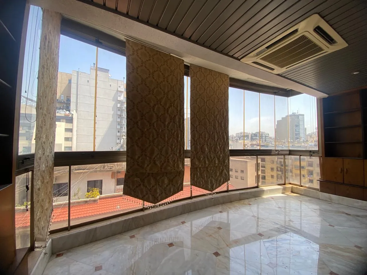 High-End Apartment with Mountain View For Sale in Clemenceau, Ras Beirut — الصورة 4