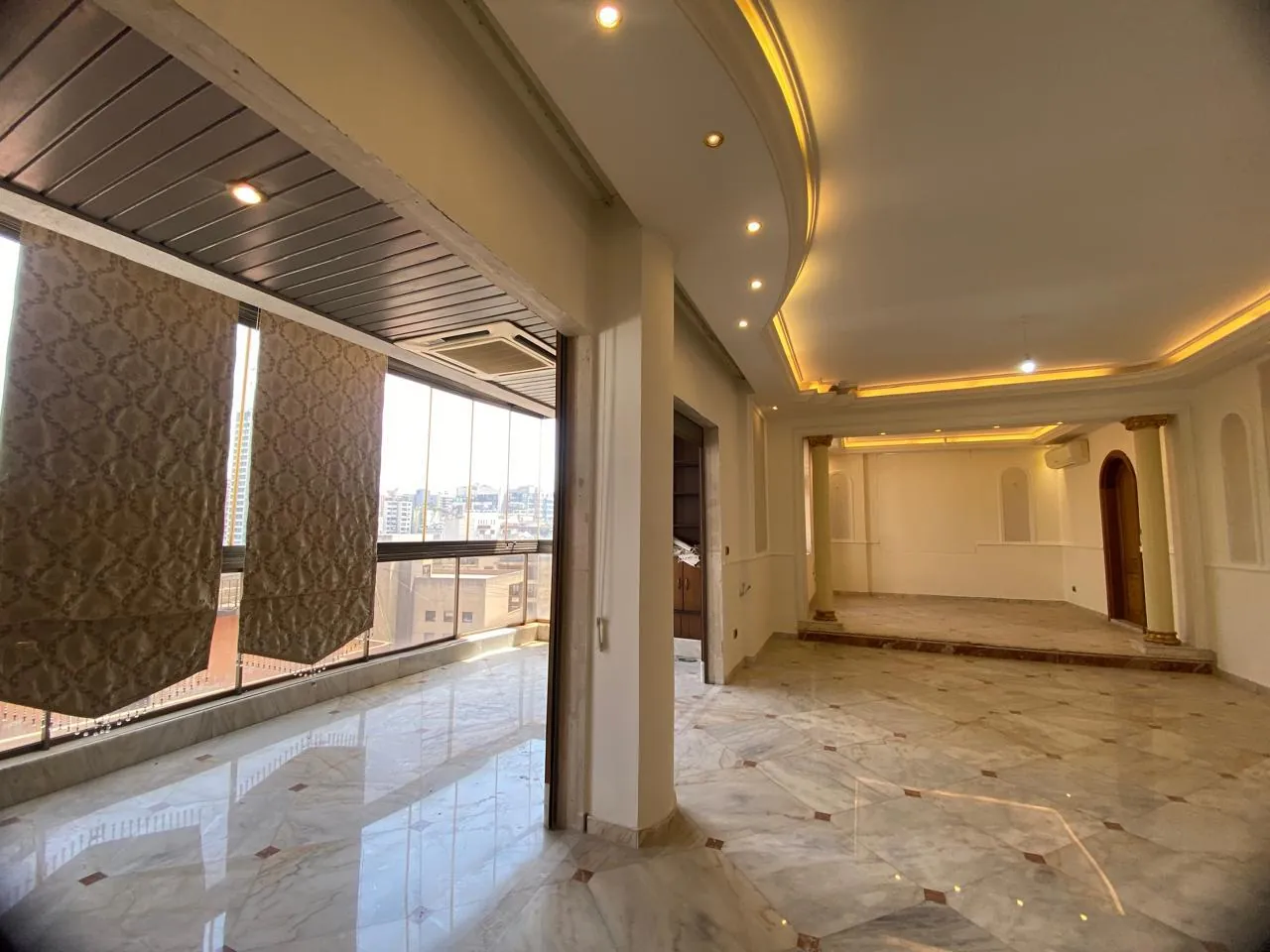 High-End Apartment with Mountain View For Sale in Clemenceau, Ras Beirut — الصورة 5