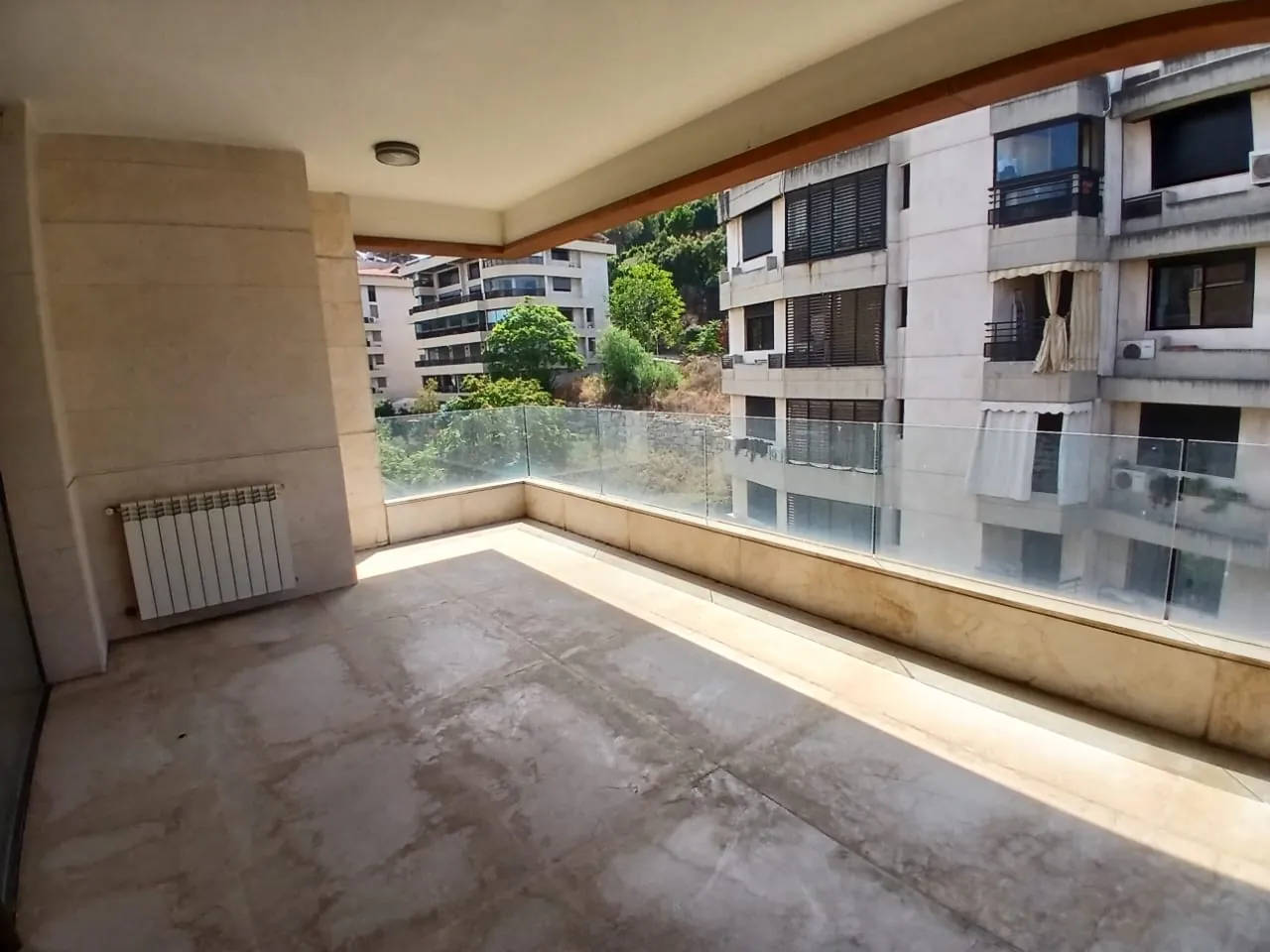 Duplex With Terrace For Sale Overlooking Great View in Prime Location in Baabda — الصورة 10