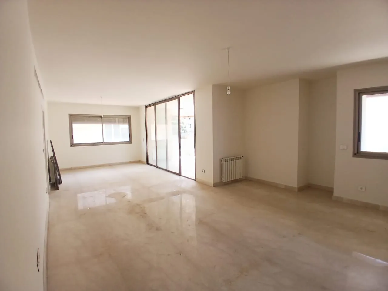 Duplex With Terrace For Sale Overlooking Great View in Prime Location in Baabda — الصورة 6