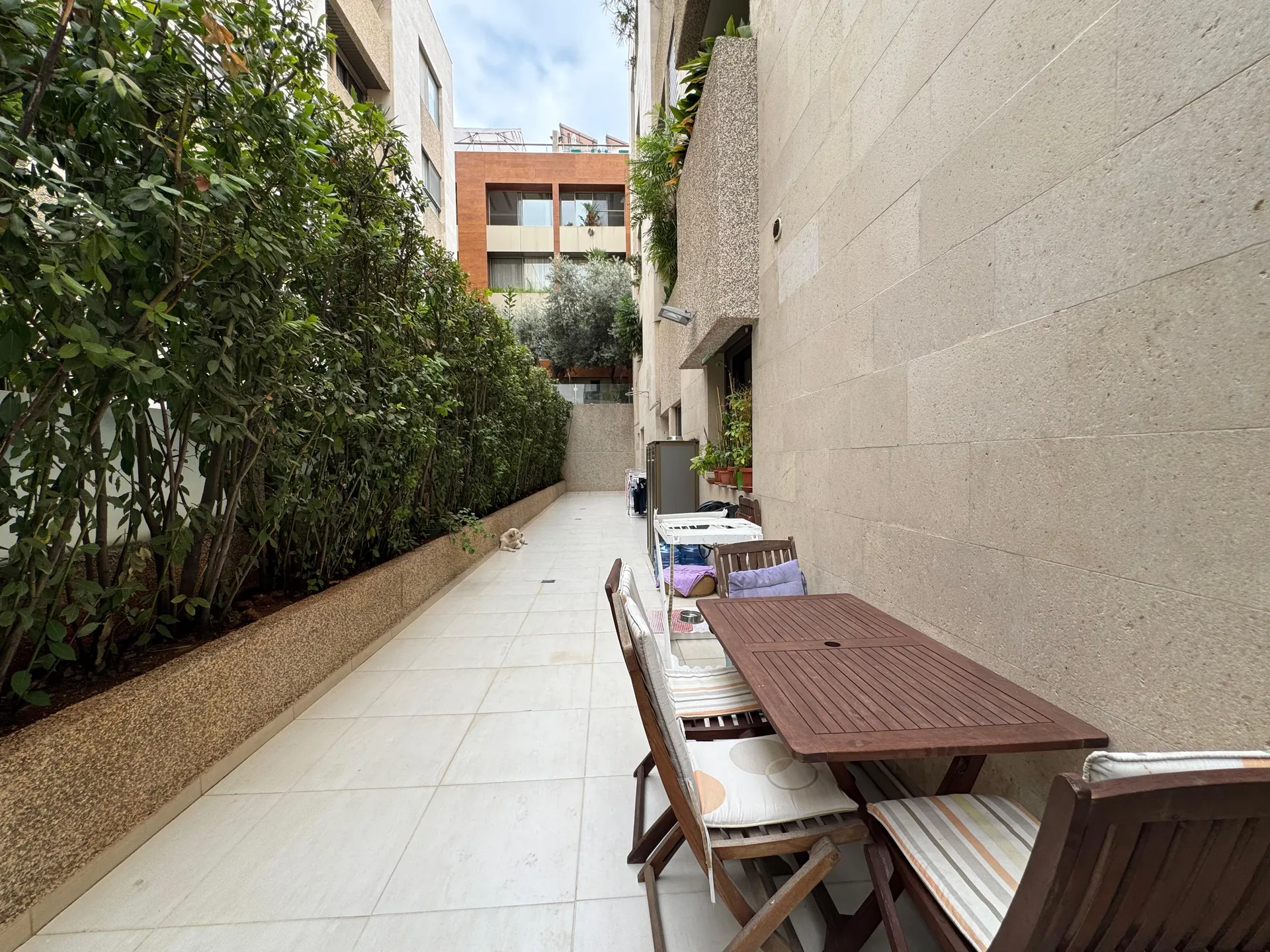 Fully Decorated Apartment For Sale In A Luxurious Building in Mansourieh — الصورة 8