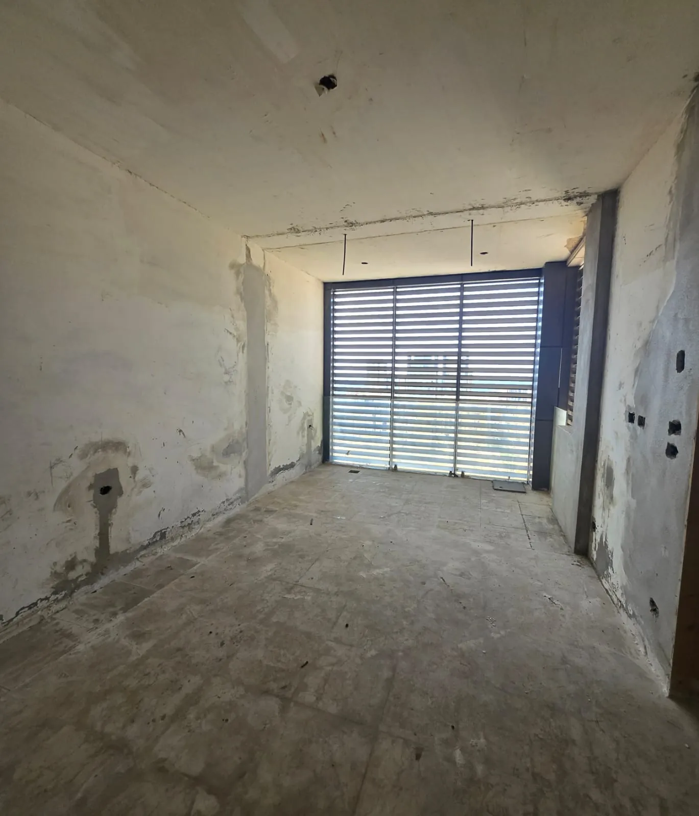 Core & Shell Penthouse with Rooftop Terrace For Sale in Verdun, Ras Beirut — الصورة 3