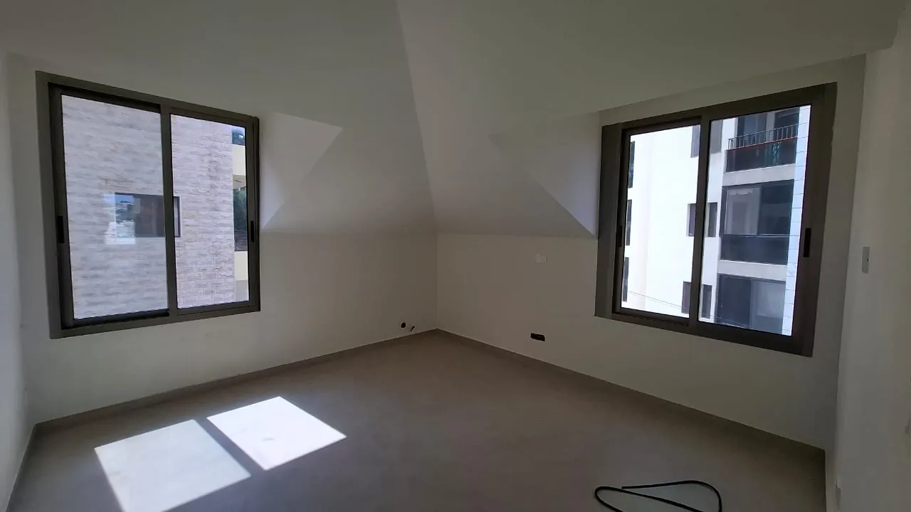 Duplex With A Beautiful View For Sale In Gherfine — الصورة 4