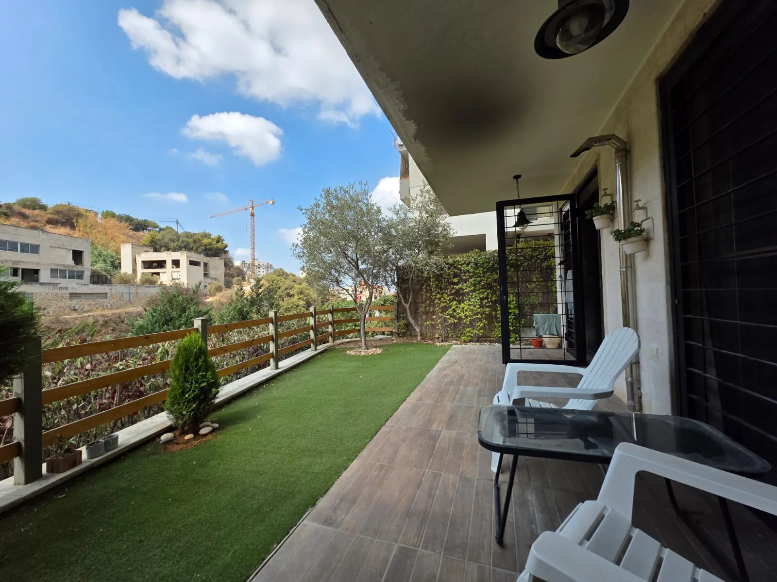 Fully Furnished Apartment with Mountain View For Rent in Antelias, Mezher — الصورة 3