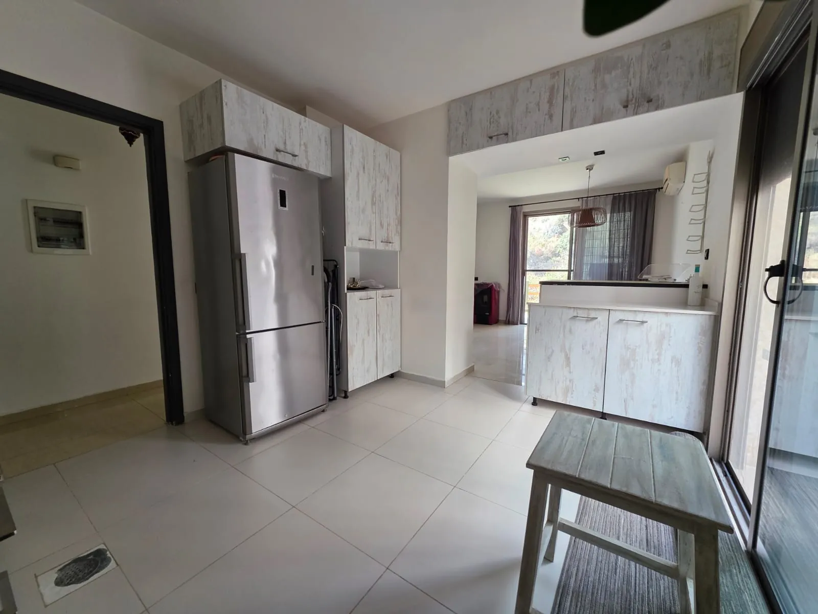 Fully Furnished Apartment with Mountain View For Rent in Antelias, Mezher — الصورة 6