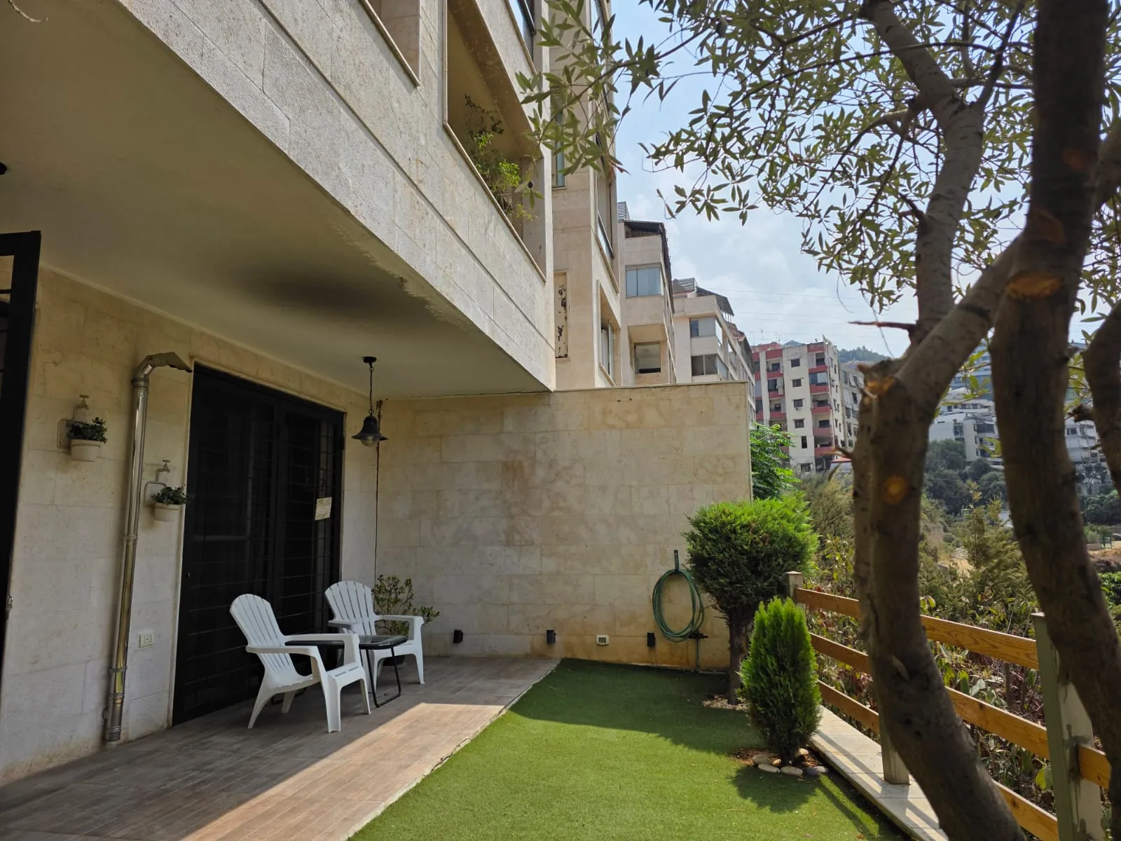 Fully Furnished Apartment with Mountain View For Rent in Antelias, Mezher — الصورة 7