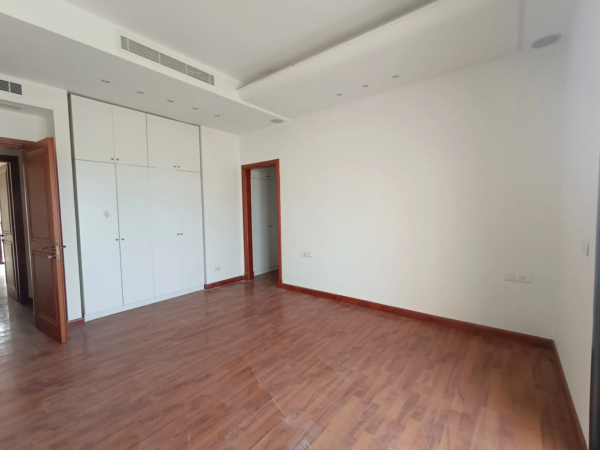 High-End and Charming Apartment For Rent in Gemmayzeh, Pasteur — الصورة 8